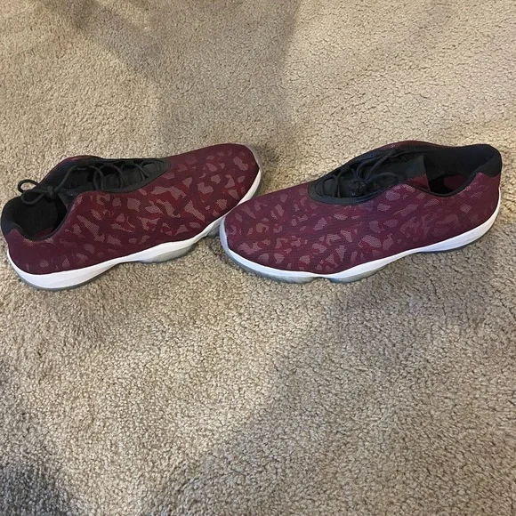 Jordan Future Lows - Picture 2 of 4